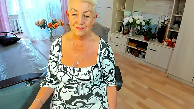 Snapshot of HotandMature chatting on 07/09/26, 11:25 HotandMature online show from 07/09/26, 11:25