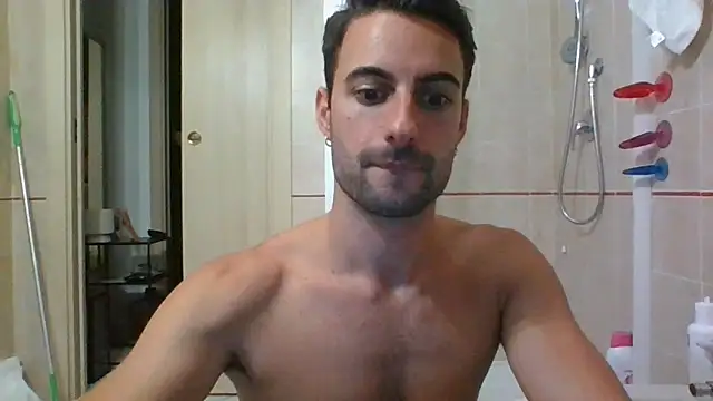 Amicisegreti online show from 10/04/25, 06:50