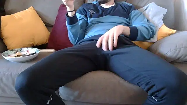 Amicisegreti online show from 11/28/25, 07:33