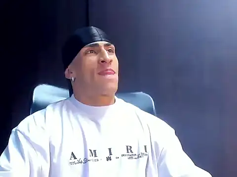 Snapshot of adrian_ray chatting on 10/08/25, 06:27 adrian ray online show from 10/08/25, 06:27