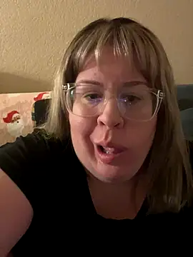 sexymommy1988 online show from 11/17/25, 04:07