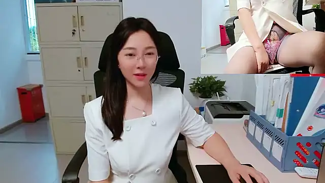 OL-Lily online show from 09/19/25, 01:29