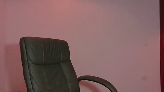 Olivia11  online show from 11/08/25, 12:16