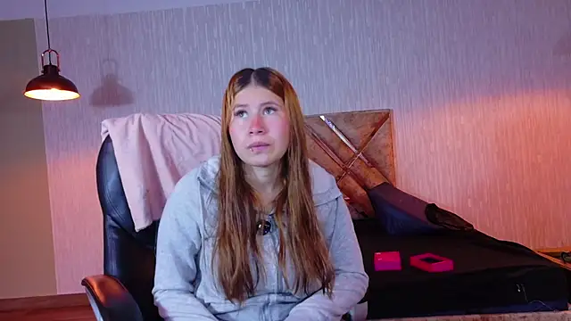 Olivia11  online show from 11/12/25, 11:21