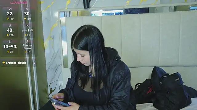 Olivia11  online show from 05/02/26, 12:32
