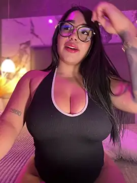 SofiaWildee online show from 12/18/25, 04:07