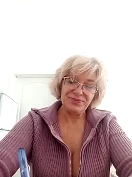 52MiaLove02 online show from 12/15/25, 09:13