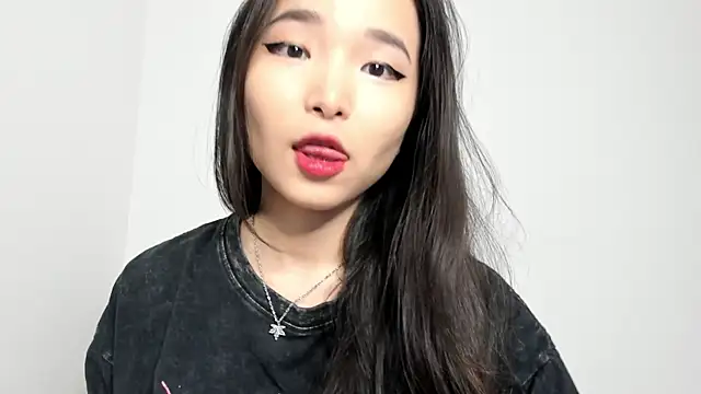 Soyun Mia online show from 12/22/25, 02:36