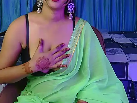 priya-kumari22 online show from 10/12/25, 05:17