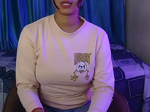 priya-kumari22 online show from 10/30/25, 04:36