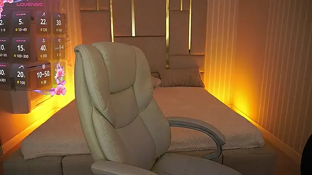 MirielleNymph online show from 10/06/25, 06:00