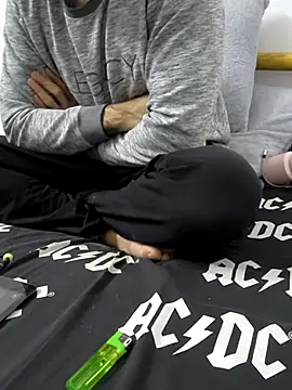 yazinyazin1 online show from 11/13/25, 02:10