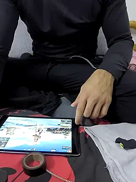 yazinyazin1 online show from 11/22/25, 07:46