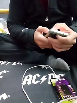 yazinyazin1 online show from 12/19/25, 05:42