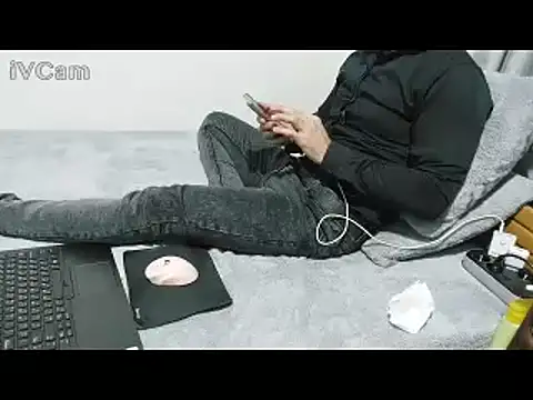 yazinyazin1 online show from 01/16/26, 08:35