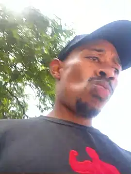 Snapshot of fitsexyman chatting on 12/02/25, 11:04 fitsexyman online show from 12/02/25, 11:04