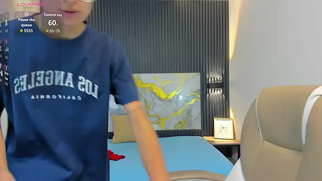 SantiagoRusso18 online show from 10/26/25, 12:44