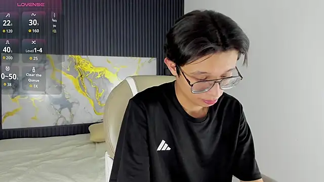 SantiagoRusso18 online show from 11/26/25, 03:35