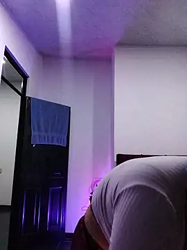 Eva Clark01 online show from 11/17/25, 09:04