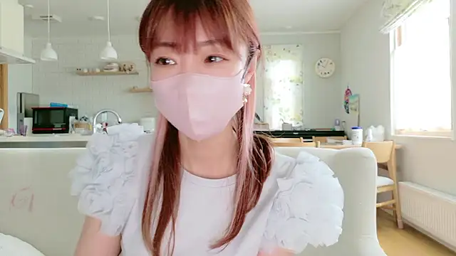 Snapshot of SUZU_1201 chatting on 05/13/26, 01:03 SUZU 1201 online show from 05/13/26, 01:03