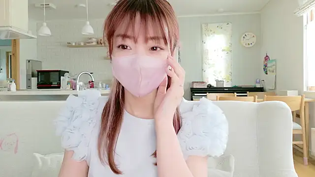 Snapshot of SUZU_1201 chatting on 05/18/26, 12:07 SUZU 1201 online show from 05/18/26, 12:07