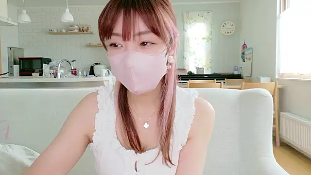 Snapshot of SUZU_1201 chatting on 05/19/26, 12:16 SUZU 1201 online show from 05/19/26, 12:16