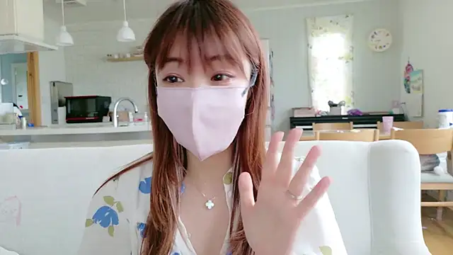 Snapshot of SUZU_1201 chatting on 05/28/26, 11:35 SUZU 1201 online show from 05/28/26, 11:35