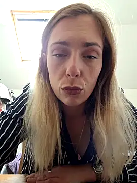 Snapshot of SexyAlya chatting on 09/26/25, 03:27 SexyAlya online show from 09/26/25, 03:27