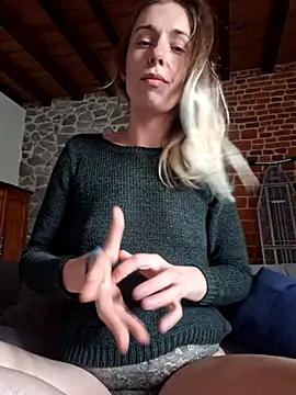 Snapshot of SexyAlya chatting on 10/05/25, 03:54 SexyAlya online show from 10/05/25, 03:54