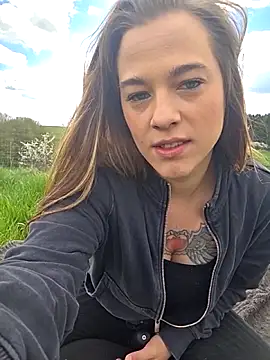 Luna Lynn online show from 04/20/26, 11:02