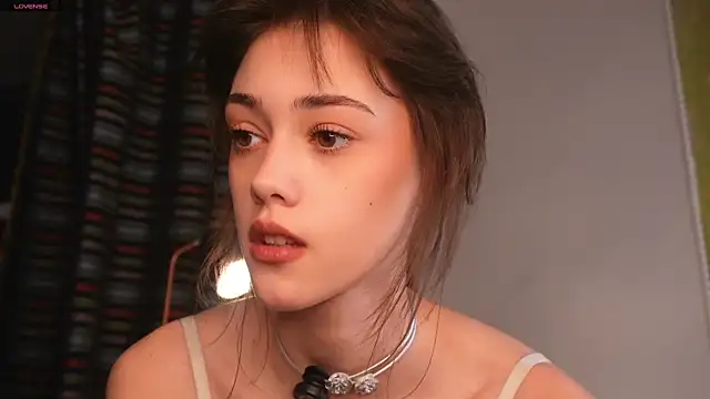 Snapshot of ttragedienne chatting on 10/30/25, 01:45 ttragedienne online show from 10/30/25, 01:45