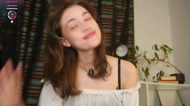 Snapshot of ttragedienne chatting on 12/02/25, 01:44 ttragedienne online show from 12/02/25, 01:44