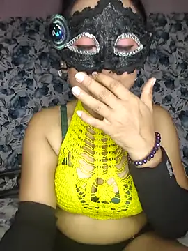 Snapshot of yours_sugar_babe chatting on 05/11/26, 10:32 yours sugar babe online show from 05/11/26, 10:32
