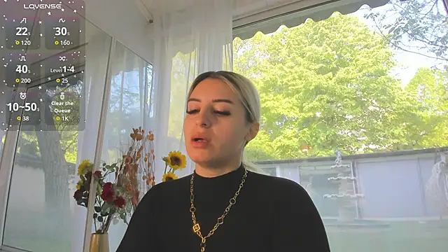 Ella Vee online show from 04/28/26, 05:45