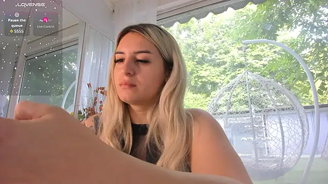 Ella Vee online show from 05/30/26, 05:26