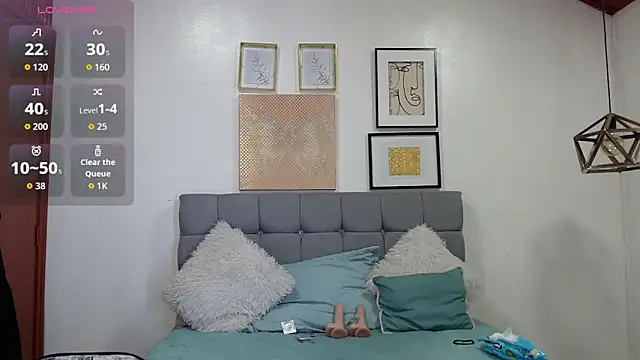  naomi s online show from 12/02/25, 02:01