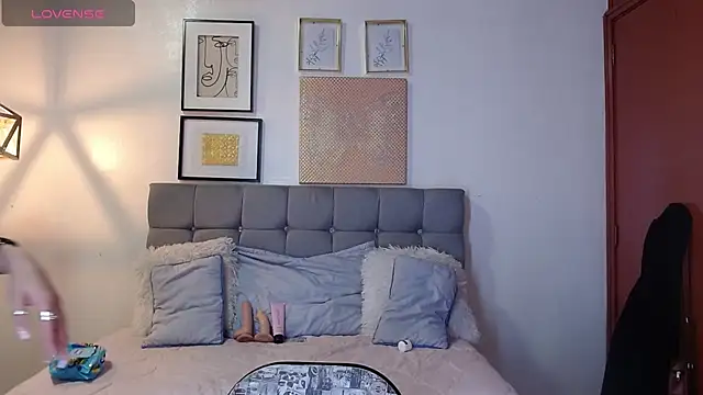  naomi s online show from 03/19/26, 01:37