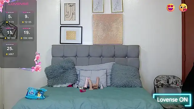  naomi s online show from 04/15/26, 01:51