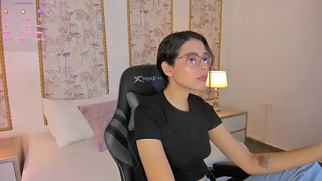 Snapshot of desireee_ chatting on 01/10/26, 12:07 desireee online show from 01/10/26, 12:07