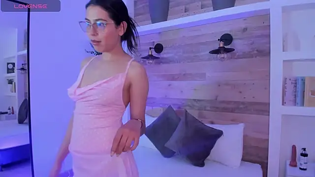 Snapshot of desireee_ chatting on 02/19/26, 07:21 desireee online show from 02/19/26, 07:21