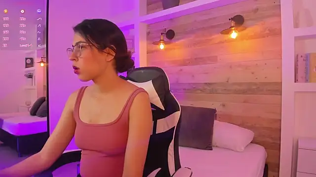 Snapshot of desireee_ chatting on 02/23/26, 12:46 desireee online show from 02/23/26, 12:46