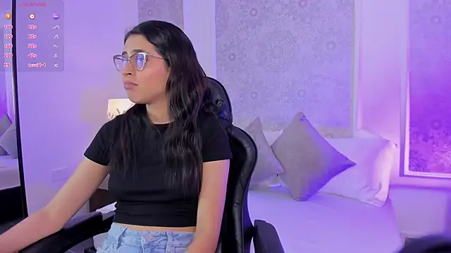 Snapshot of desireee_ chatting on 02/25/26, 12:37 desireee online show from 02/25/26, 12:37