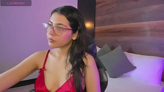 Snapshot of desireee_ chatting on 03/06/26, 12:45 desireee online show from 03/06/26, 12:45