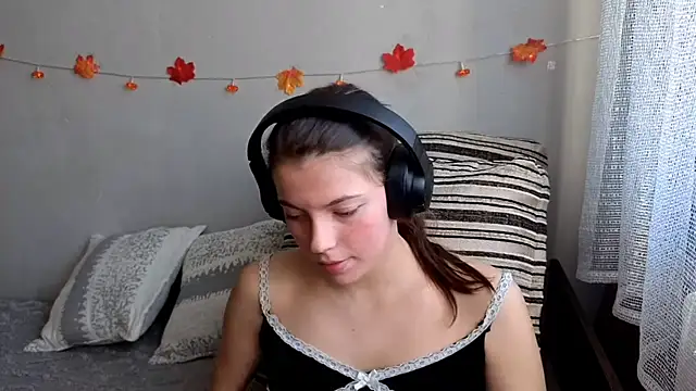 CutieAnny online show from 10/20/25, 04:57