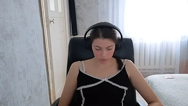 CutieAnny online show from 11/07/25, 04:34