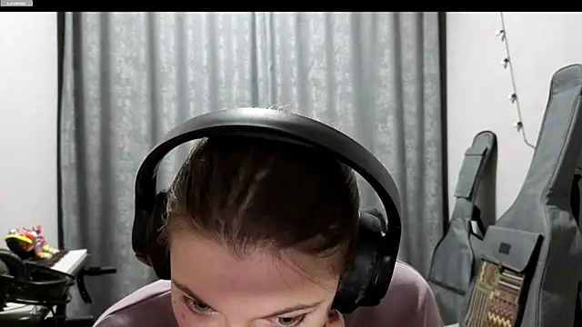 CutieAnny online show from 05/04/26, 08:05