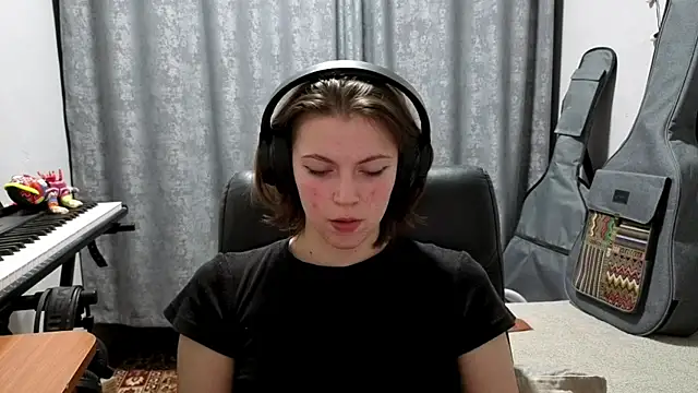 CutieAnny online show from 05/08/26, 09:09