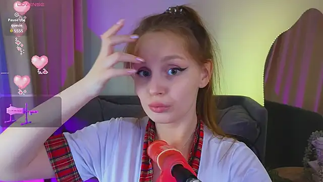 HoneyLace  online show from 04/11/26, 03:38