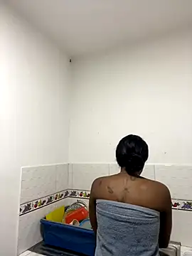 zaracollins01 online show from 09/12/25, 05:24