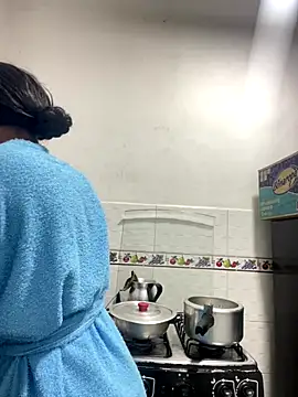 zaracollins01 online show from 10/21/25, 06:30